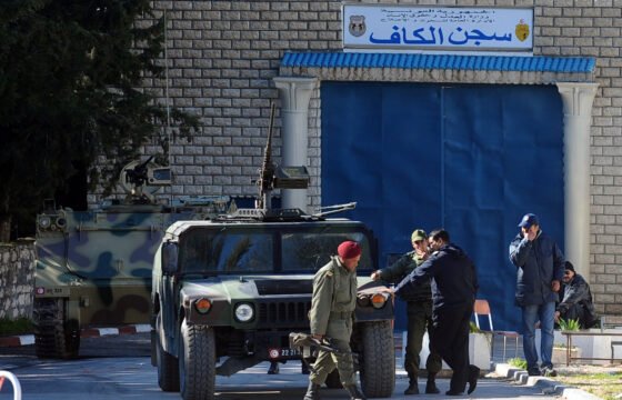وفيات وتدهور صحي لسجناء تونسيين وسط موجة حر واكتظاظ