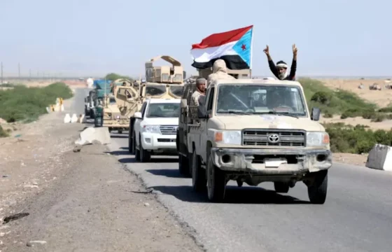 حملة حوثية في ريف تعز تنتهي بتصفية جندي واعتقال عشرات المدنيين