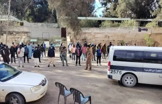 تحذيرات من مخاطر الاحتجاز والانتهاكات بحق أكثر من 4 آلاف لاجئًا سودانيًا في ليبيا